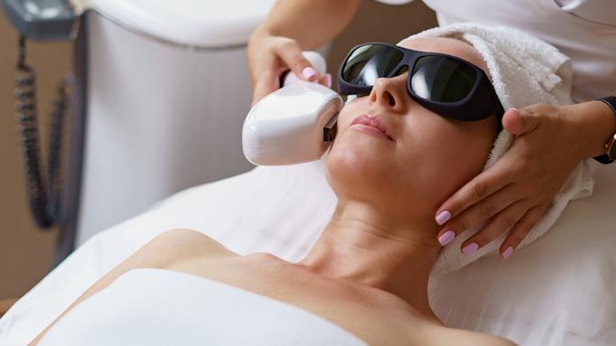 PERAWATAN & TREATMENT KECANTIKAN